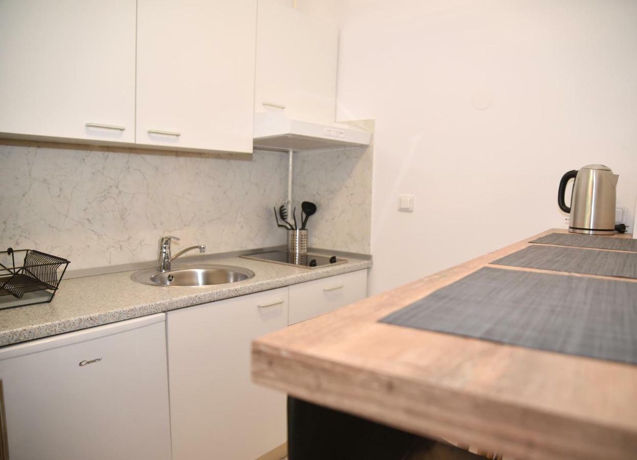 Apartments Dora Загреб Экстерьер фото
