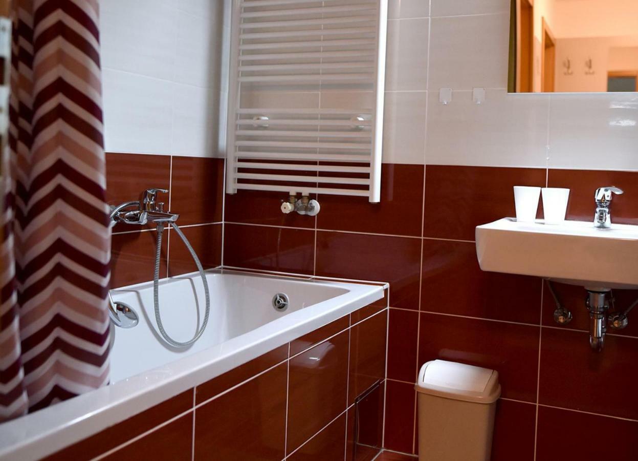 Apartments Dora Загреб Экстерьер фото