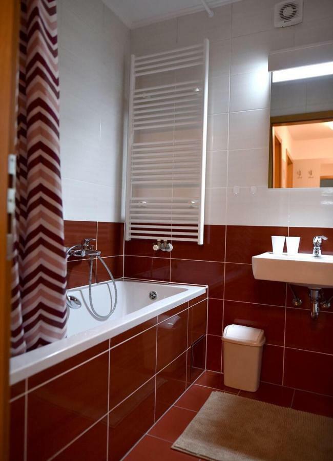 Apartments Dora Загреб Экстерьер фото